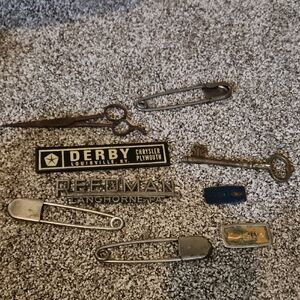 Metal Key and Pin Set